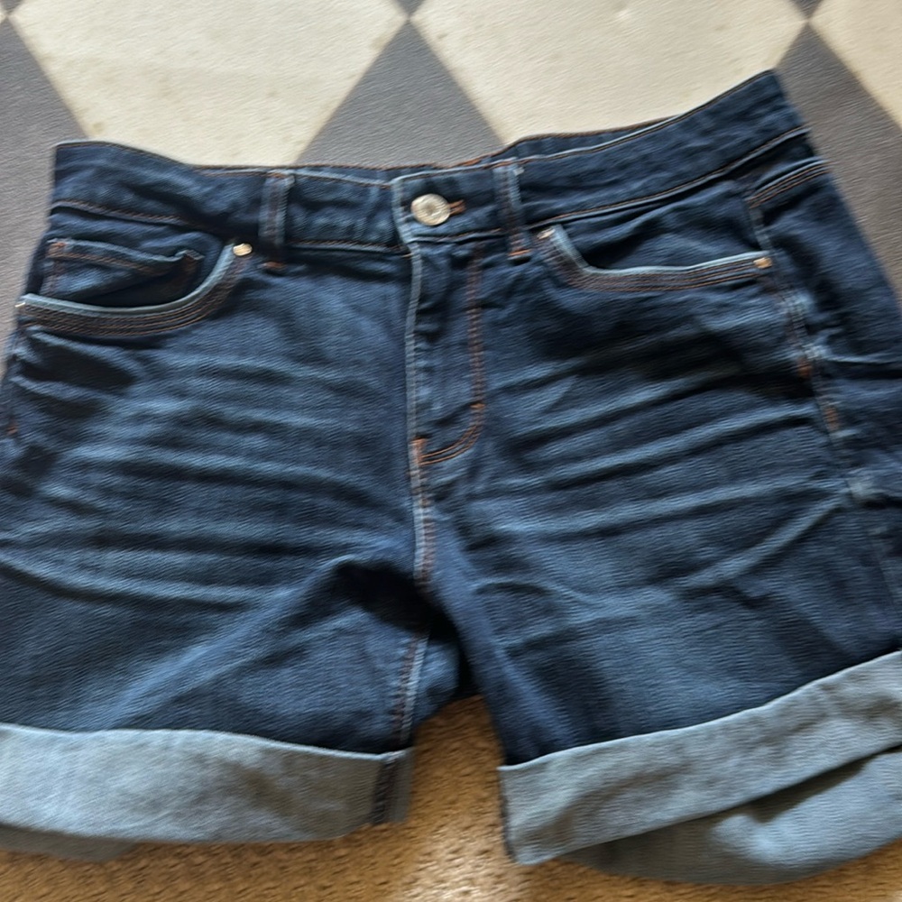 Cuffed denim shorts